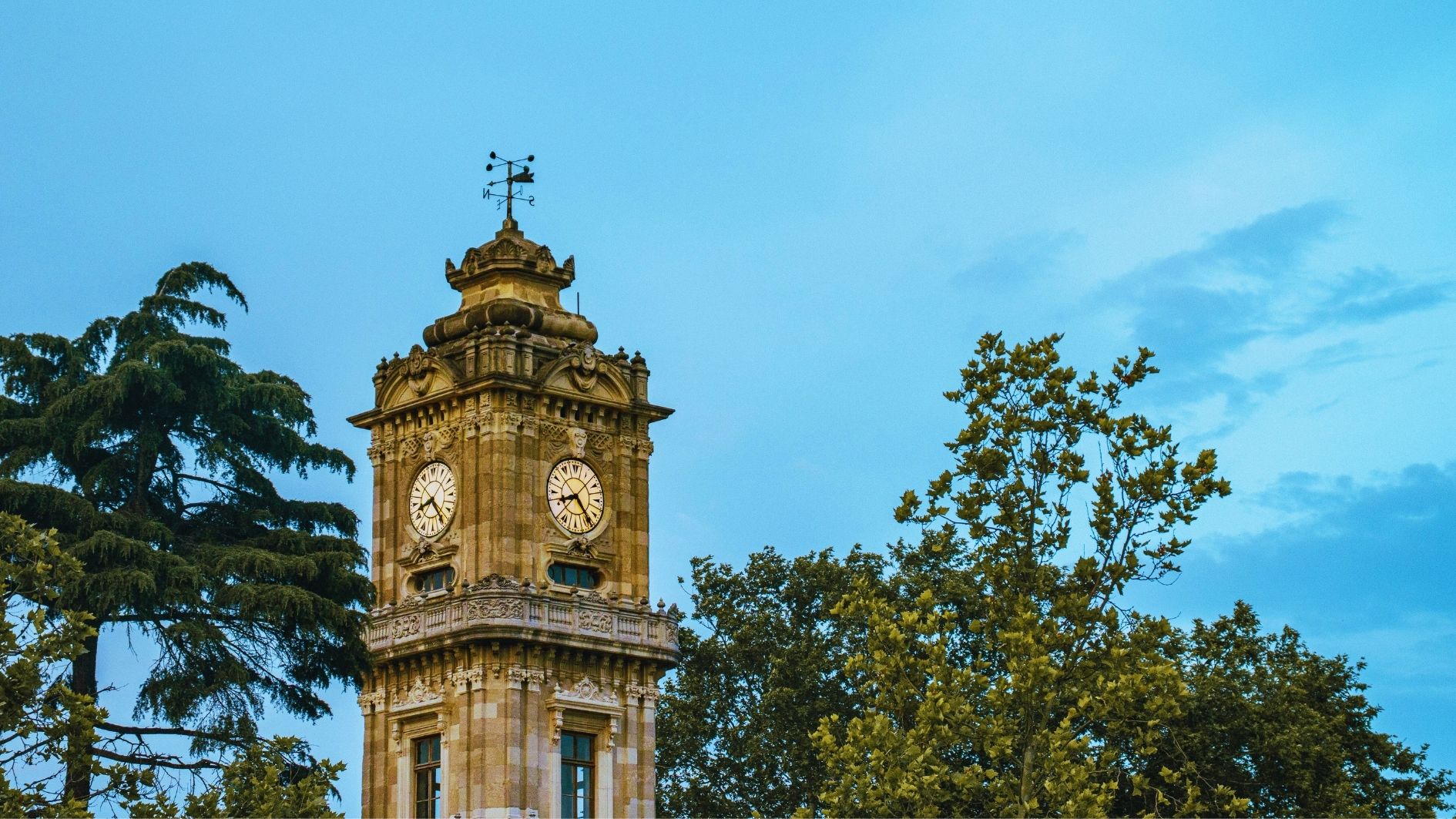 Dolmabahçe-Uhrturm
